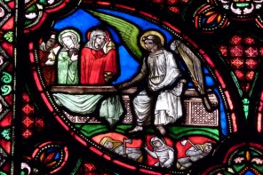 빈 무덤을 찾은 세 명의 마리아와 천사_photo by Reinhardhauke_in the church of Saint-Germain of Auxerre in Paris_France.jpg